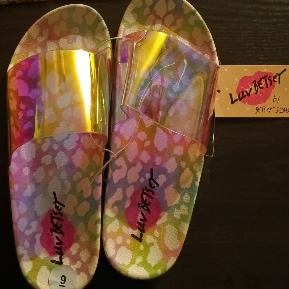 Besty Johnson slides size 9 NWT